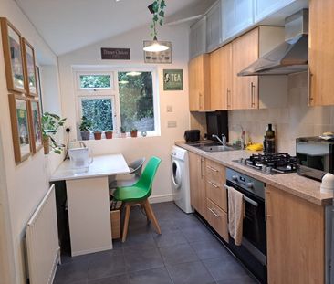 2 Bed Terraced House, Tavistock Road, E15 - Photo 6