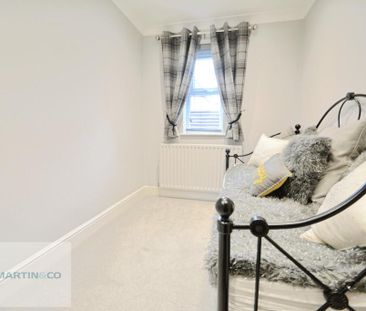 2 bedroom ground floor flat to rent - Photo 6