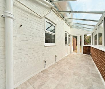 3 Bedroom House - Alexandra Road, Southampton - Photo 4