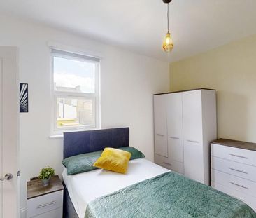 10 bedroom terraced house to rent - Photo 5