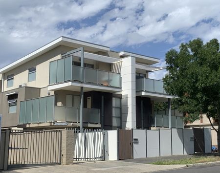 Perfectly Located and Maintained with Love - Photo 5