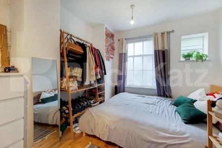 3 double bedroom 2 bathroom property in prime Camden location - Photo 2