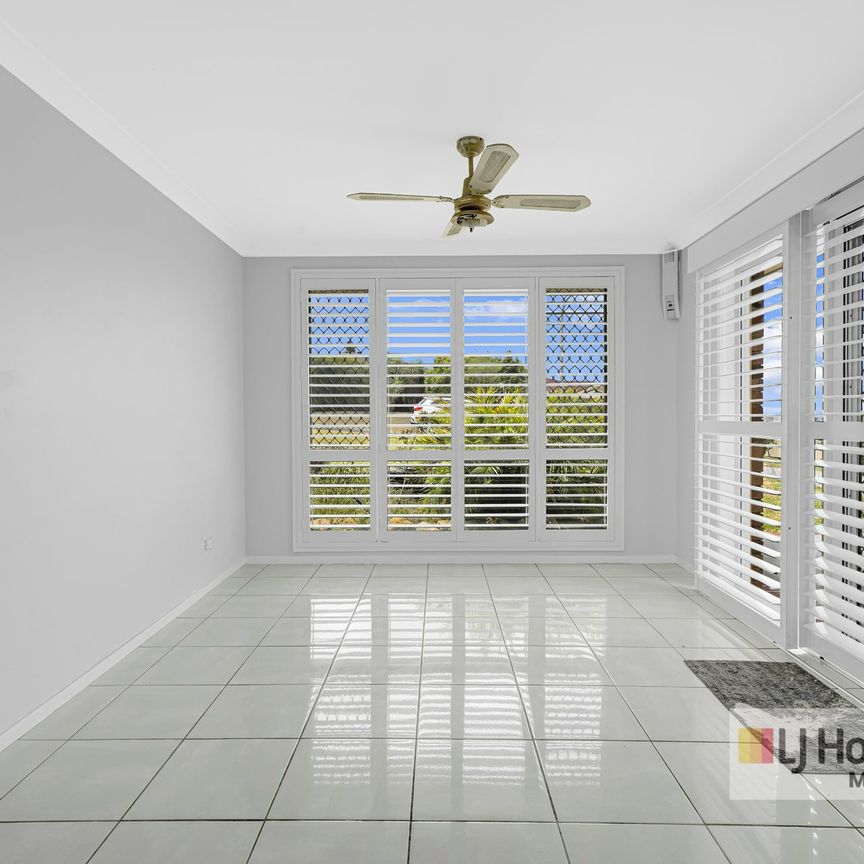 Well Presented Family Home! - Photo 1