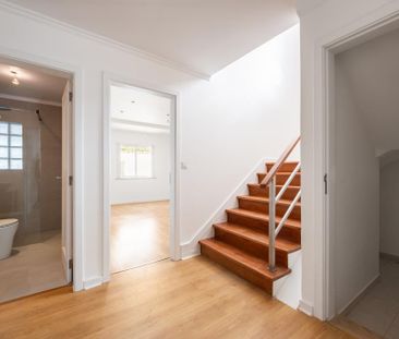 4 Bedroom House with swimming pool, São João do Estoril, Cascais - Photo 5