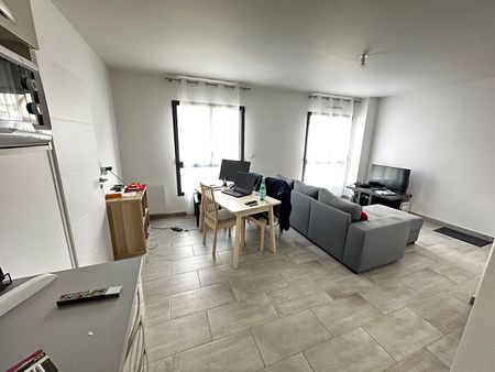 Location Appartement 2 pièces 42m² - Photo 3