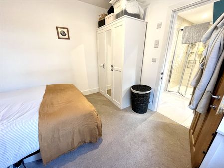 1 Bedroom - Photo 3