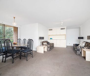Harbour & City Views in Popular Whisper Quiet Location - Photo 1