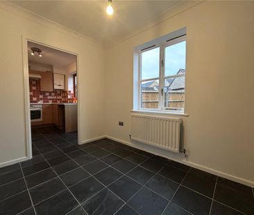 3 bedroom semi-detached house to rent - Photo 2