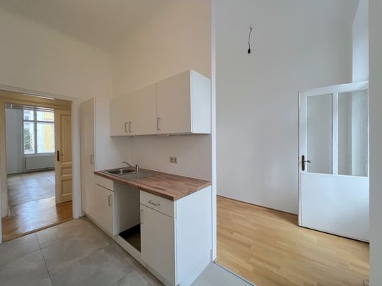 Sanierte 2-Zimmer-Altbauwohnung mit Mini-Balkon - Photo 1