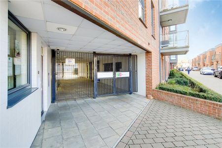 1 Zenith Close, London, NW9 - Photo 3