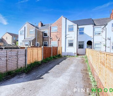 3 BEDROOM House - Terraced - Photo 1