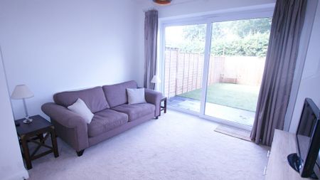 3 bedroom townhouse to rent - Photo 3