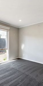 Two bedroom unit in a great location - Photo 3