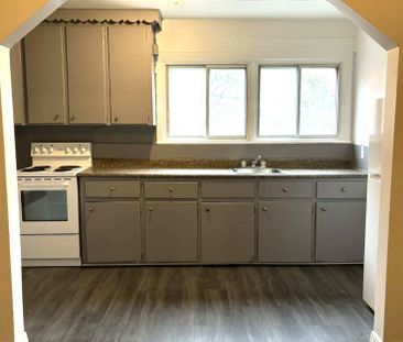 For Lease - 187 Bradley Avenue Unit# 3, Vanier and Kingsview Park, ... - Photo 1