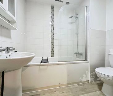 Larksfield, Englefield Green, Egham, Surrey, TW20 0RA - Photo 1