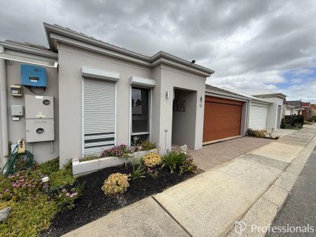 “Modern Low-Maintenance Living in Aubin Grove” - Photo 2