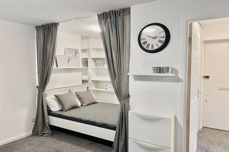 Studio to rent - Photo 4