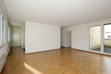 "Helle, schöne Dachwohnung mit über 100 m2" - Photo 3