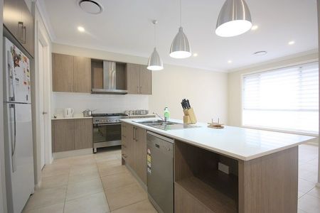 Beautiful Spacious Home - Photo 2