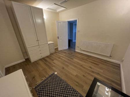 4 Bedroom Detached - Photo 5