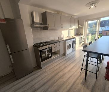 Room in a Shared House, Ansell Road, SW17 - Photo 6