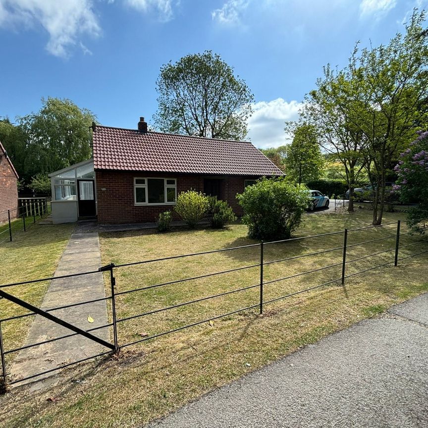 2 bedroom detached bungalow to rent - Photo 1