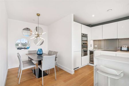 Lombard wharf is a unique development on the Battersea waterfront with stunning views. - Photo 5