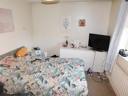 2 bedroom detached house to rent - Photo 4