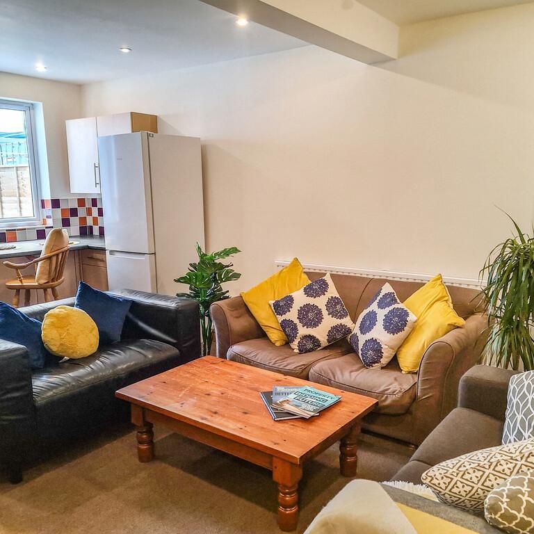 1 bedroom in a house share to rent - Photo 1