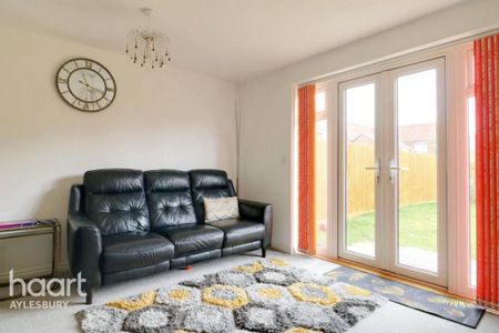 3 bedroom semi-detached house to rent - Photo 3