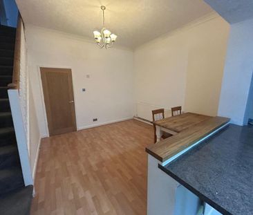 2 bedroom end of terrace house to rent - Photo 4