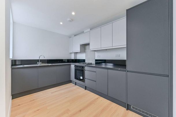 3 bedroom flat to rent - Photo 1