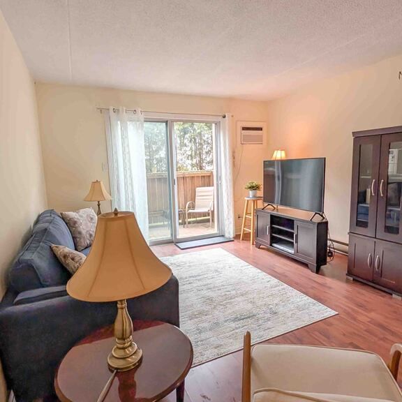 78 Welland St N, Thorold - 2 Bedroom Apartment - Photo 1