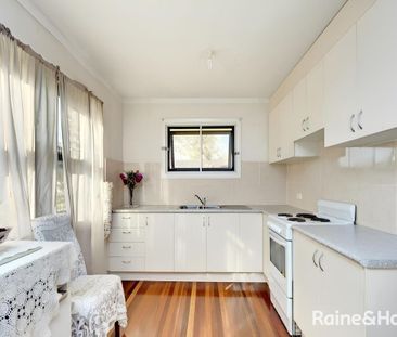 Good size 3 Bedroom Home with a great yard - Photo 4