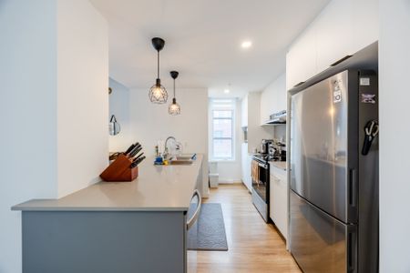 5250 Boul. Henri Bourassa O. Montréal (Saint-Laurent), QC H4R - Photo 5