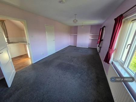3 bedroom semi-detached house to rent - Photo 2