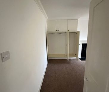 2 Bed Flat, Stratheden Road, SE3 - Photo 6