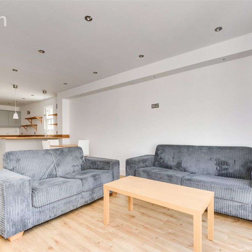 4 bedroom semi-detached house to rent - Photo 1