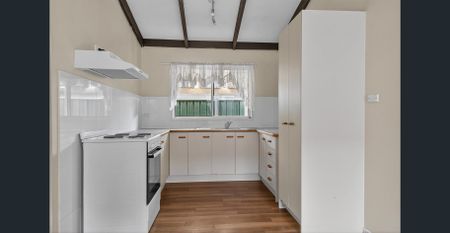 Three bedroom Home in Deception Bay! - Photo 4