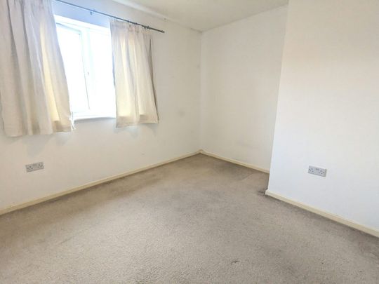 Flat to rent on - Photo 1