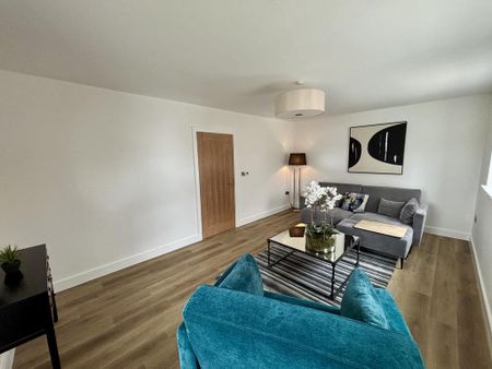 5 bedroom detached house to rent - Photo 2