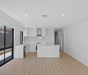 Brand New Coastal Living - Spacious 3 Bedroom, 2 Bathroom Home - Photo 3