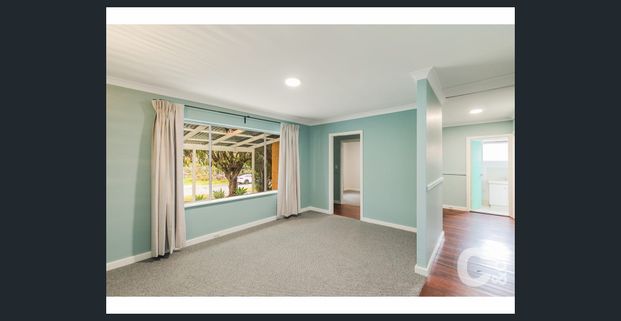 Renovated 4x2 - APPROX 350m TO THE BEACH!! - Photo 1