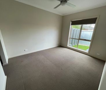 Spacious Unit! - Photo 2