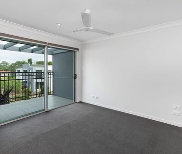 Three Bedroom Townhouse In Labrador - Photo 3