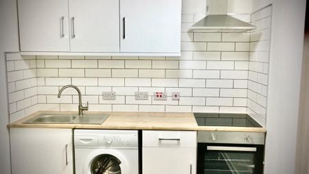3 bedroom apartment to rent - Photo 4