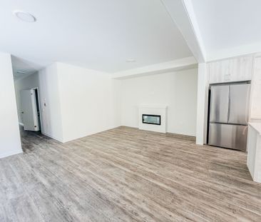 For Lease - 28 Helmkay Avenue, Richmond Hill, Ontario - Photo 6