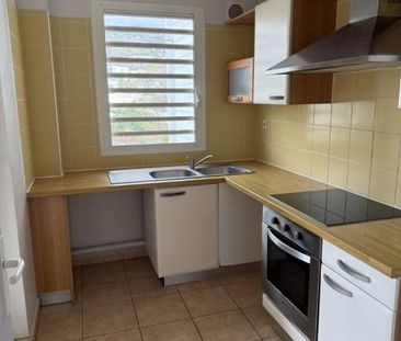 Location Appartement 4 pièces 79m² LA POSSESSION 97419 - Photo 2