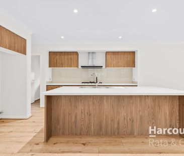 Modern Family Living in Prime Mickleham Location - Photo 3