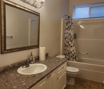 2 Bedroom Suite Campbell River - Photo 4